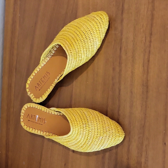 Artemis Design Co. Raffia Babouche  Mules Yellow Exclusive Madewell Size 8 - Picture 2 of 9